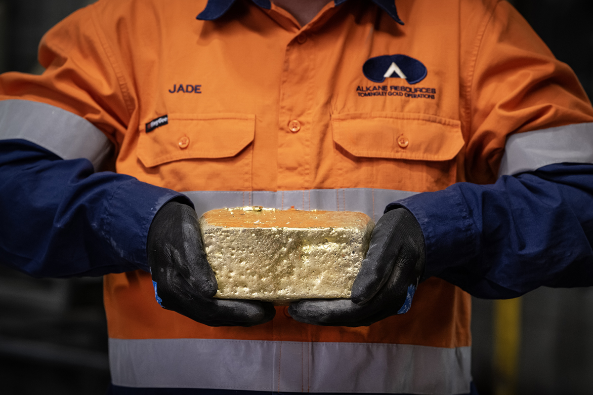 Gold bar poured at Tomingley
