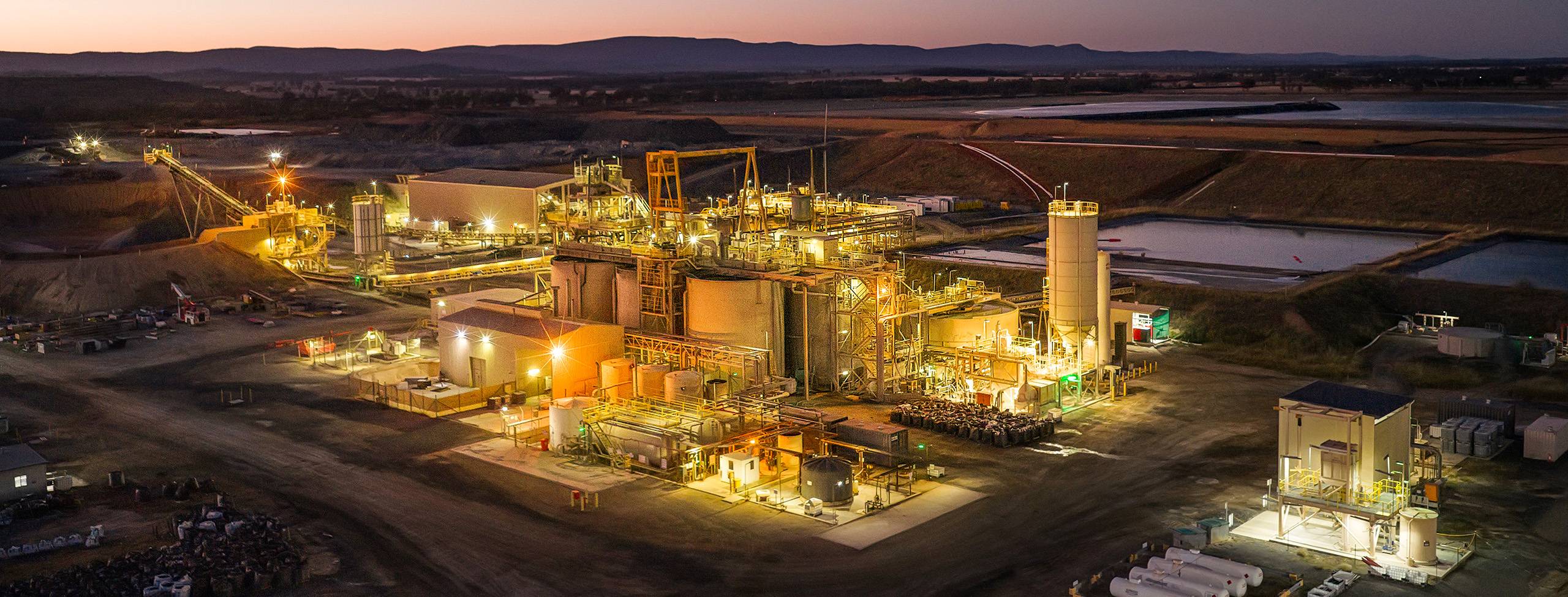 Tomingley plant night