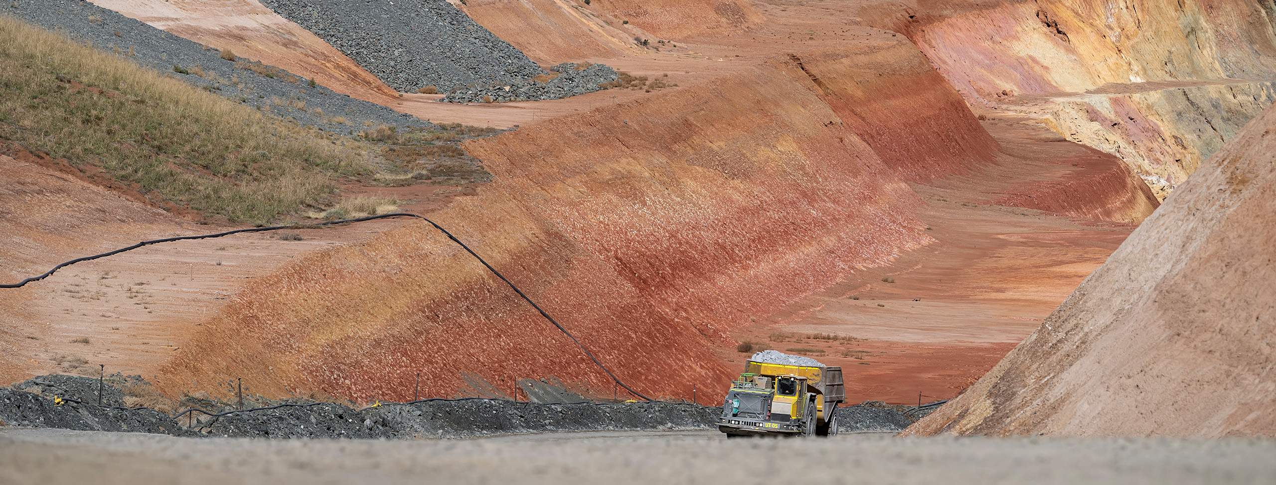 Tomingley truck and pits